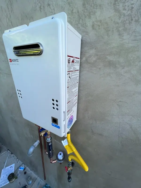 Tankless water heater installation for La Feria homes